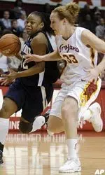 USC's Rachel Woodward defends Notre Dame's Breona Gray during the first half. (AP Photo/Chris Pizzello)