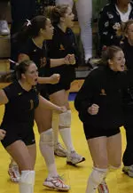 The Women of Troy held on to defeat the third-ranked Huskies in five games.