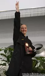 Three-time 2011 NCAA champion Katinka Hosszu won the Honda Sports Award for swimming and diving Thursday.
