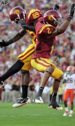 Christian Thomas (89) and Robert Woods (2)