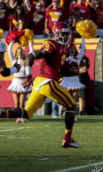 Marqise Lee runs for a touchdown.