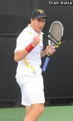 Steve Johnson clinched the victory today with straight-set win at No. 1.