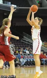 Kate Oliver had another double-digit day for the Trojans to help USC top WSU.