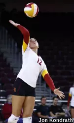 USC freshman setter Alice Pizzasegola