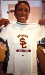 Look who just became a USC fan! The inspirational Robin Roberts!