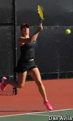 Giuliana Olmos drummed up big singles and doubles wins to kick off the Oracle/ITA Masters.