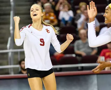 Cindy Marina fist pump