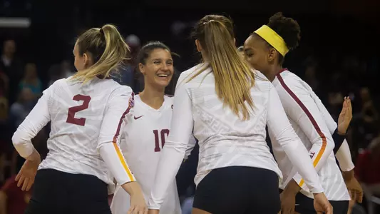 Women's Volleyball freshman setter Raquel Lázaro celebrates with her teammates