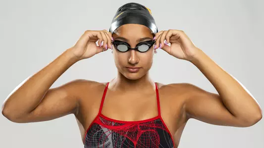 Lara Bate — USC Trojans Women's Swim & Dive