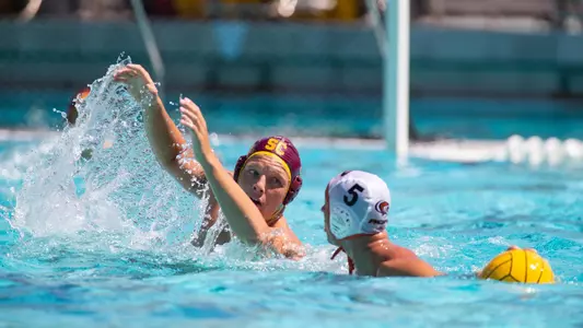 Hannes Daube defends a Pacific player