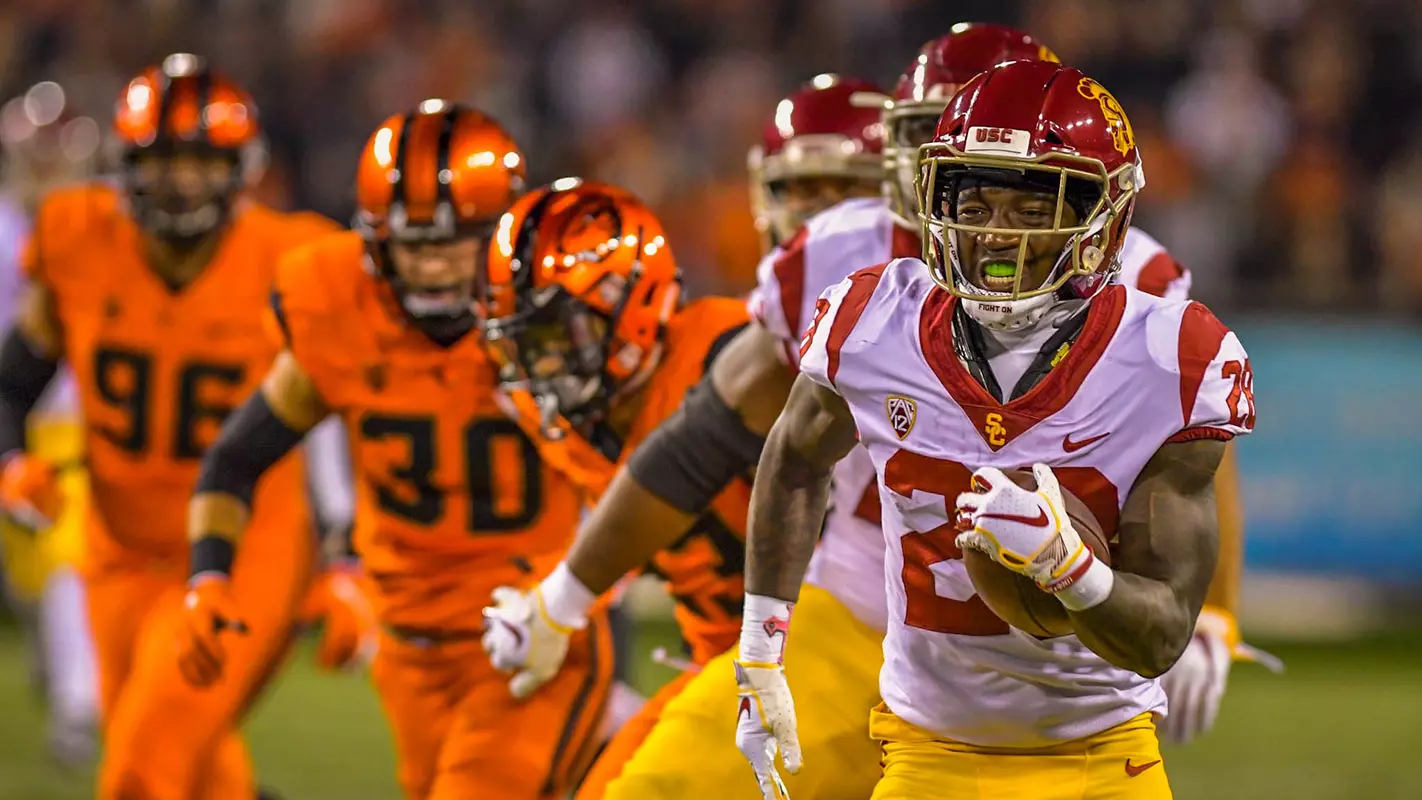 Aca'Cedric Ware outruns Oregon State on November 3, 2018.