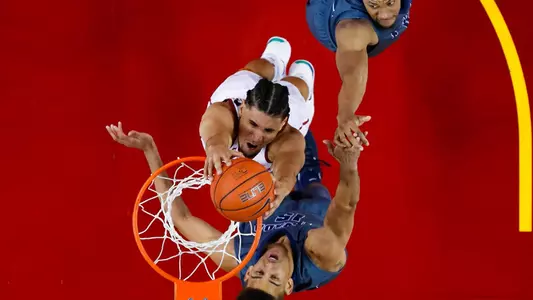 Bennie Boatwright dunk from above