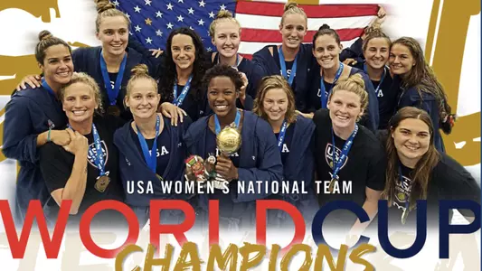 USA women pose with their gold medals at the 2018 FINA World Cup
