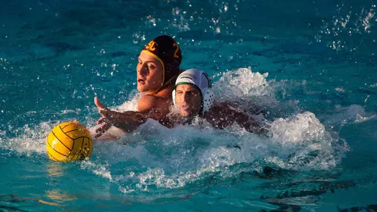 Sam Slobodien stretches for the ball in a game versus Concordia