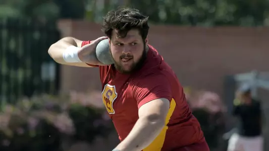 Matthew Katnik in the shot put