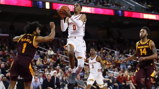 Shaqquan Aaron in the air against ASU