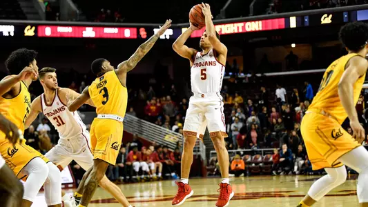 Derryck Thornton jumper against California