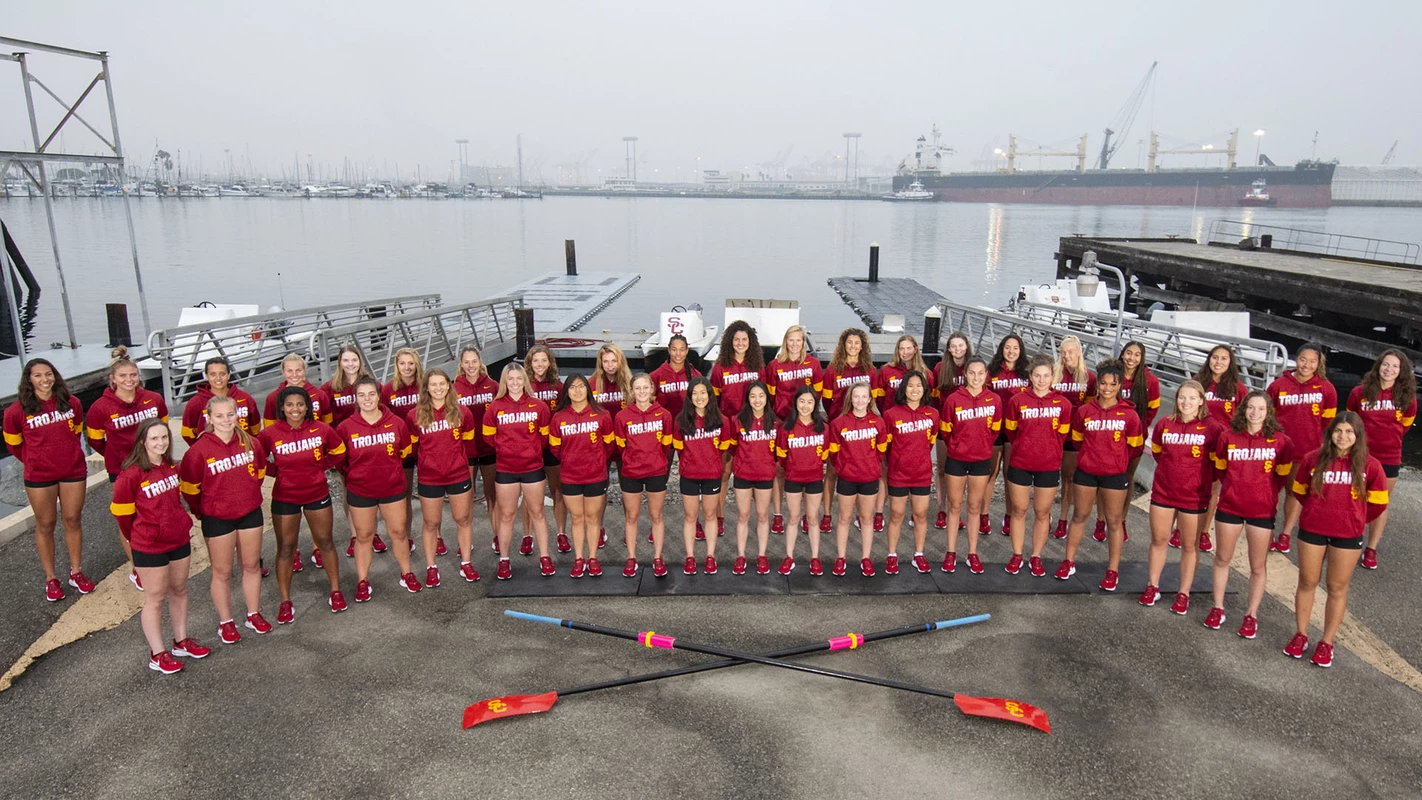 2019-20 USC Women's Rowing Team Photo