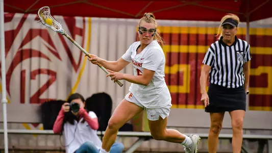 USC midfielder Kelsey Huff