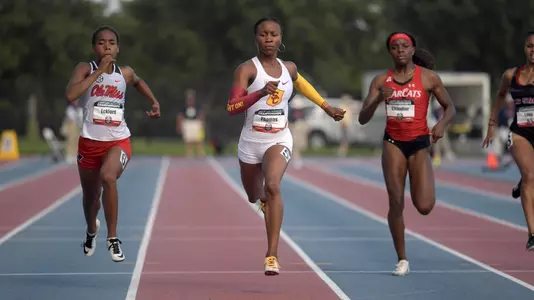 Lanae-Tava Thomas winning USATF U20 200m title