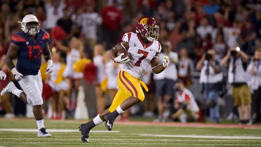 USC Trojans Football tailback Stephen Carr runs against Arizona Wildcats
