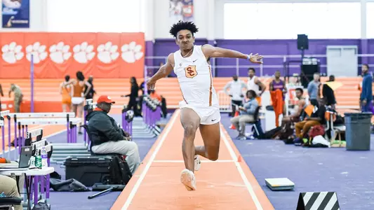 Jalyn Jackson jumpiing at Clemson