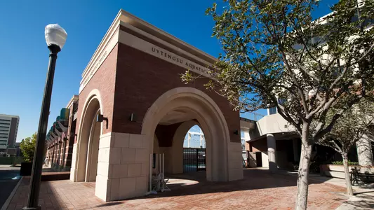 USC Uytengsu Aquatics Center