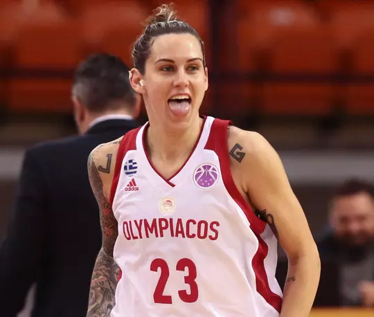 Jacki Gemelos playing in Greece