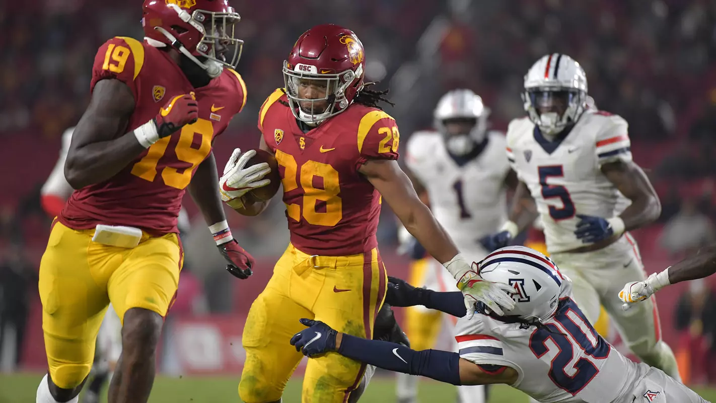 USC Trojans Football running back Keaontay Ingram rushes against Arizona Wildcats