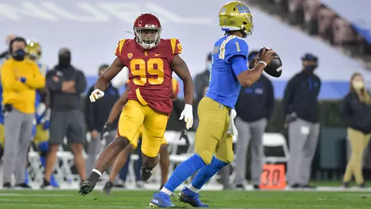 USC Trojans Football linebacker Drake Jackson pass rushes against UCLA Bruins