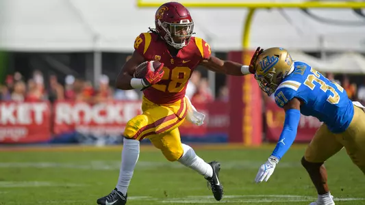 USC Trojans Football running back Keaontay Ingram rushes against UCLA Bruins