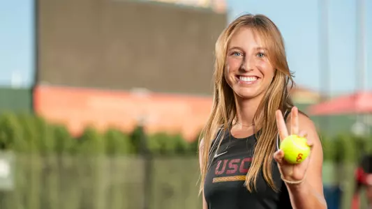 McKenna Koening - USC Trojans Women's Tennis