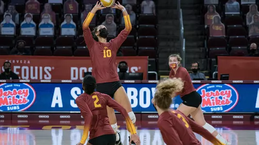 Raquel Lázaro setting the ball at Galen Center