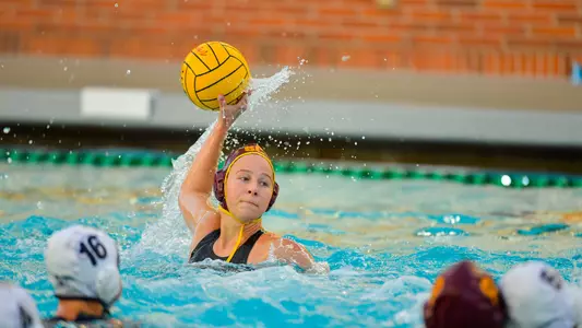 Julia Janov looks to attack in USC's 2021 season opener.