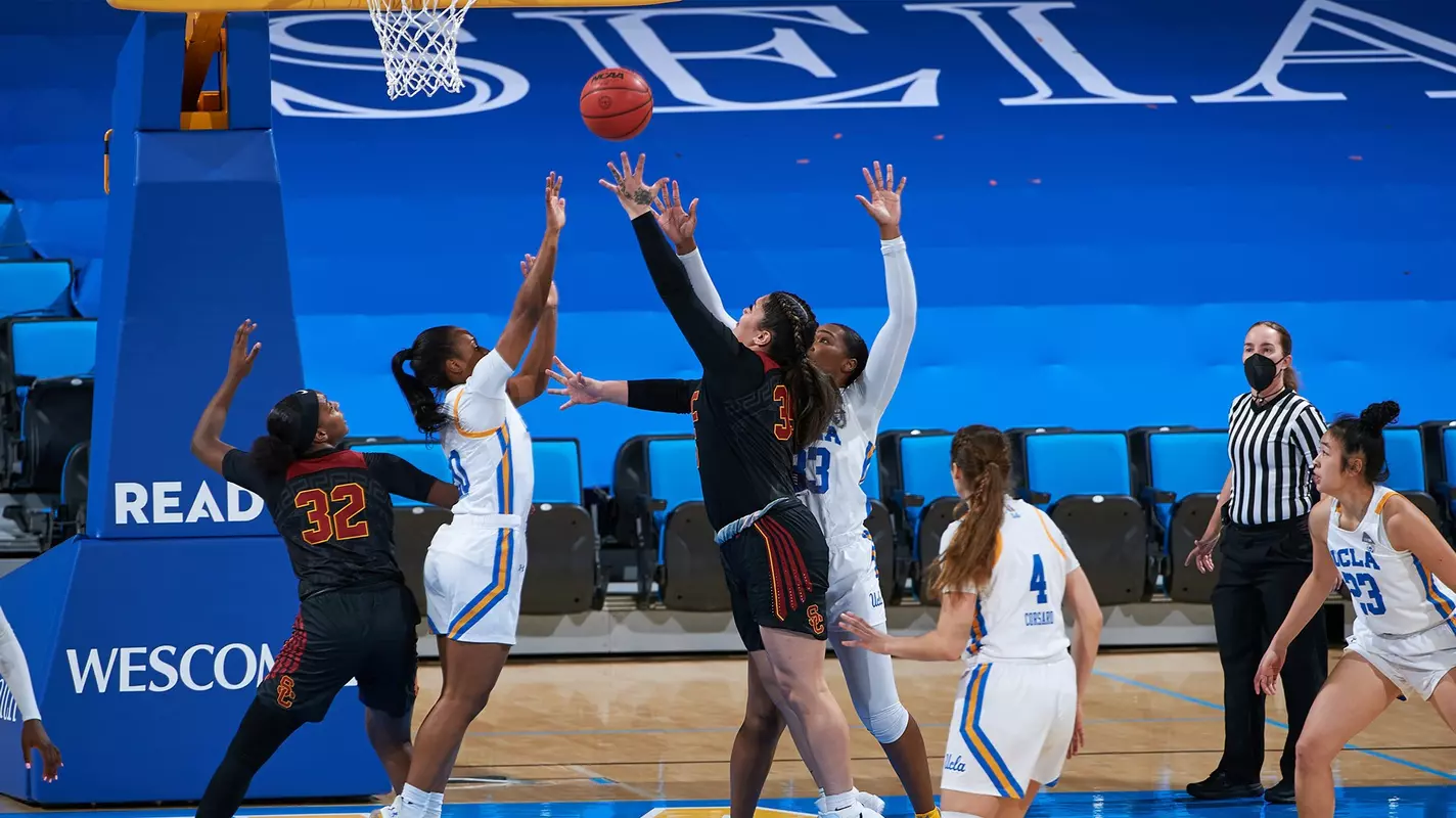 Alissa Pili puts up a shot over UCLA defenders at Pauley Pavilion
