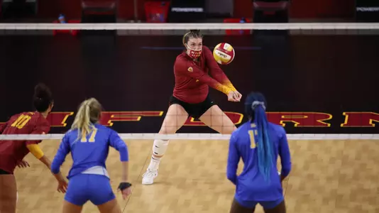 Brooke Botkin passes the ball