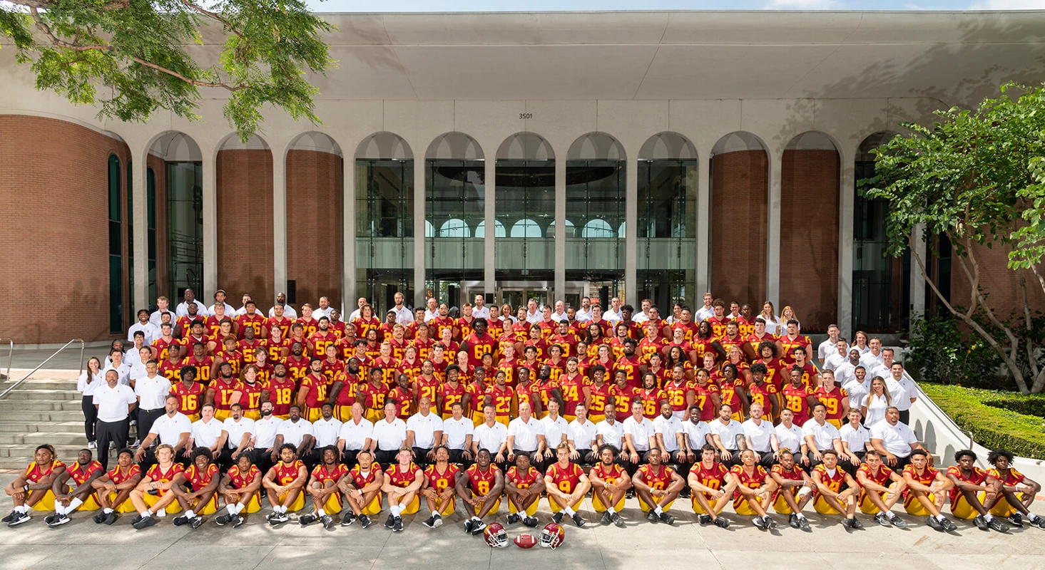 2021 USC Trojans Football team photo