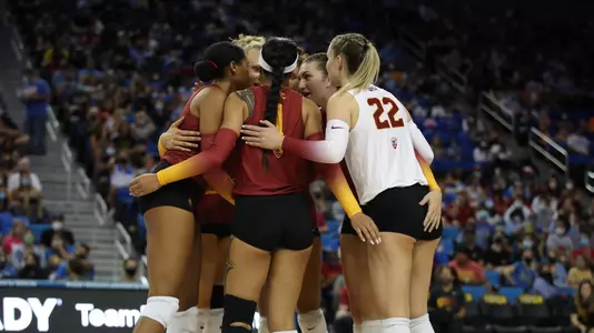 USC women's volleyball team huddle