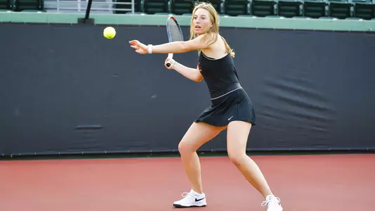 McKenna Koenig - USC Women's Tennis Photo Day 2021
