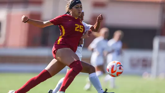 Aaliyah Farmer (Photo by Yannick Peterhans/USC Athletics)