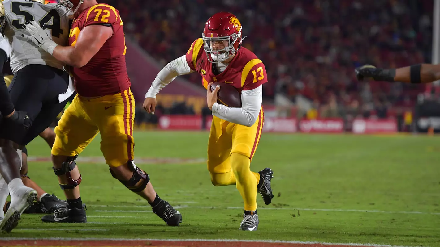 USC Trojans Football quarterback Caleb Williams runs for touchdown against Colorado Buffaloes
