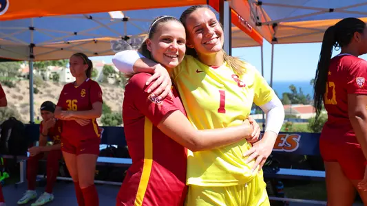 Kaylin Martin, Anna Smith