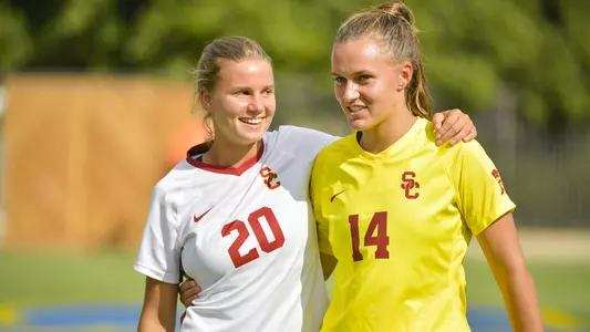 Kaylin Martin, Anna Smith
