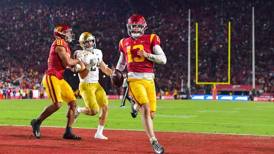 USC Trojans Football quarterback Caleb Williams scores touchdown against Notre Dame Fighting Irish