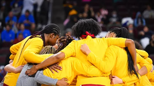USC team huddles up before a game vs. UCLA at Galen Center