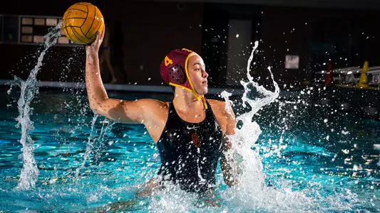 Mireia Guiral rises up for a shot during a photo shoot at Uytengsu Aquatics Center