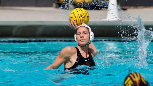 Alejandra Aznar takes aim in a USC win at ASU