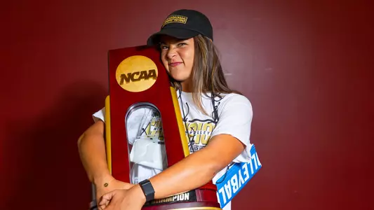 Sunny Villapando - USC Women's Beach Volleyball