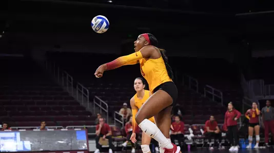 Kalyah Williams digs