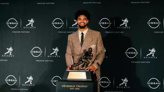 USC Trojans Football quarterback Caleb Williams wins 2022 Heisman Memorial Trophy